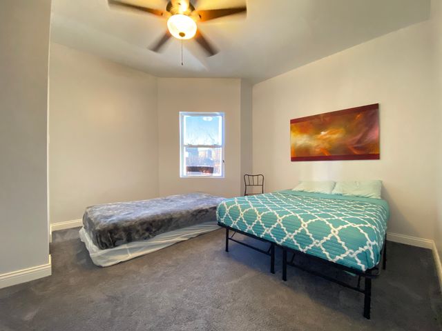 1437 W Taylor Street 3, Chicago, IL 60607