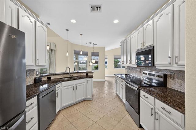 25080 Divot DR, Bonita Springs, FL 34135