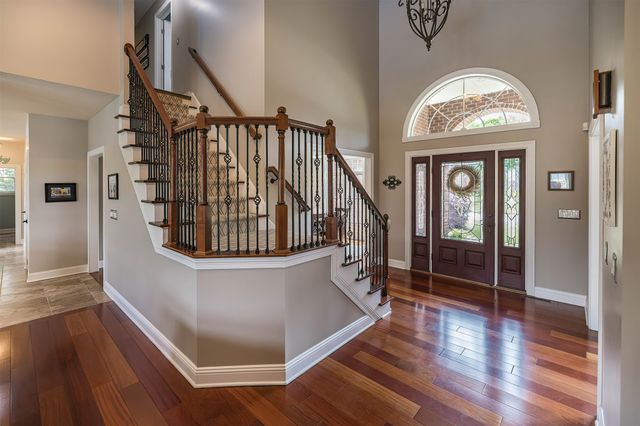 4734 THOROUGHBRED Loop, Erie, PA 16506
