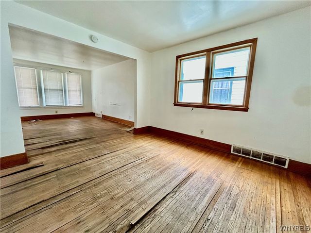 90 Theodore Street, Buffalo, NY 14211