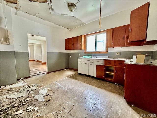90 Theodore Street, Buffalo, NY 14211