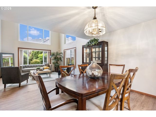 14812 Ne FREMONT Ct, Portland, OR 97230