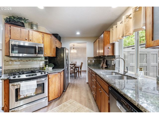 14812 Ne FREMONT Ct, Portland, OR 97230