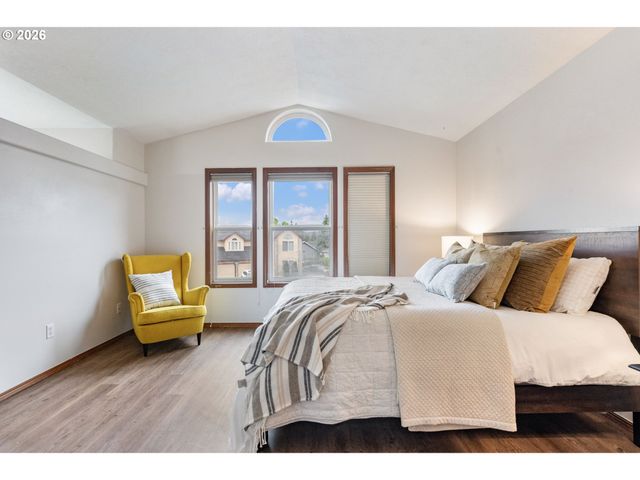 14812 Ne FREMONT Ct, Portland, OR 97230