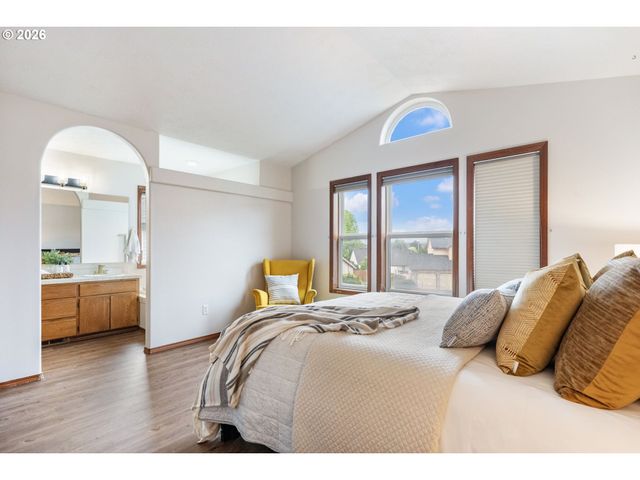 14812 Ne FREMONT Ct, Portland, OR 97230