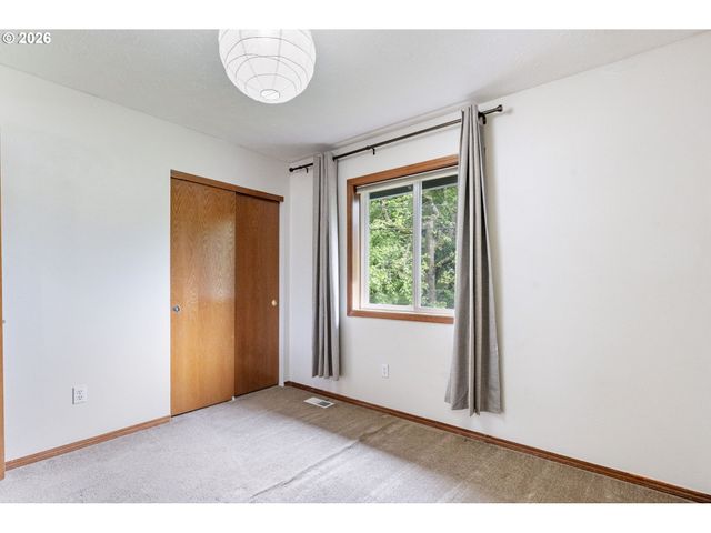 14812 Ne FREMONT Ct, Portland, OR 97230