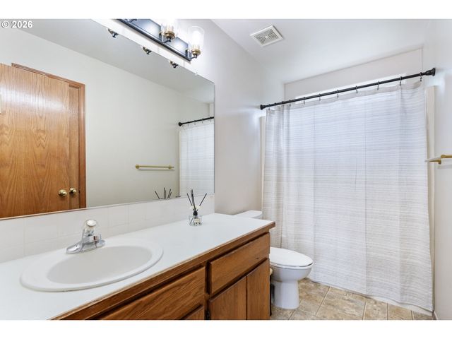 14812 Ne FREMONT Ct, Portland, OR 97230