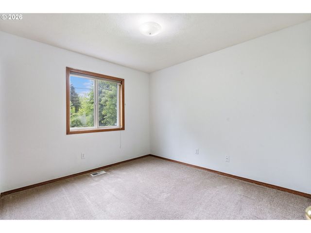 14812 Ne FREMONT Ct, Portland, OR 97230