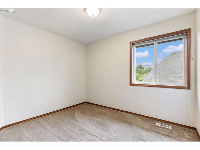 14812 Ne FREMONT Ct, Portland, OR 97230