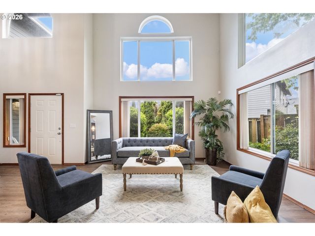 14812 Ne FREMONT Ct, Portland, OR 97230