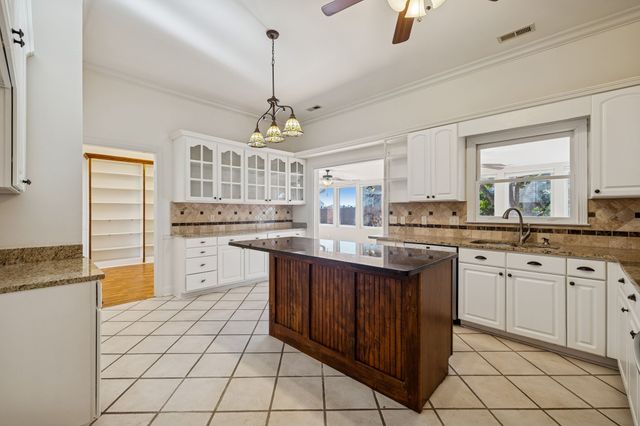 142 Mansker Park Dr, Hendersonville, TN 37075