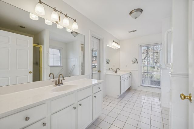 142 Mansker Park Dr, Hendersonville, TN 37075