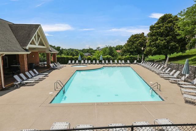 142 Mansker Park Dr, Hendersonville, TN 37075