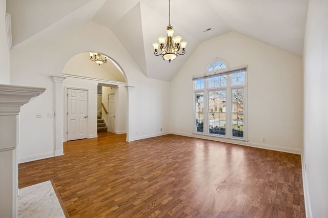 142 Mansker Park Dr, Hendersonville, TN 37075