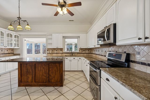 142 Mansker Park Dr, Hendersonville, TN 37075