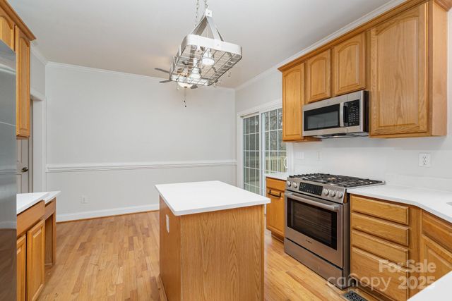 2615 Rolling Ridge Drive, Hickory, NC 28602