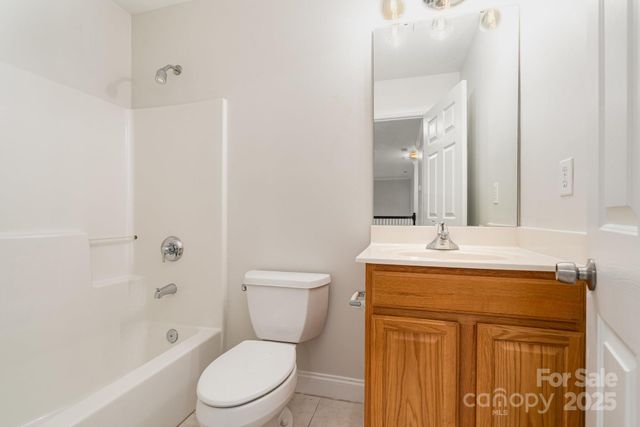 2615 Rolling Ridge Drive, Hickory, NC 28602