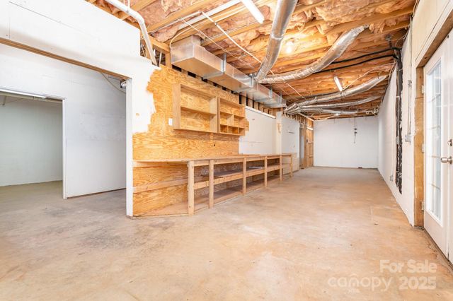 2615 Rolling Ridge Drive, Hickory, NC 28602