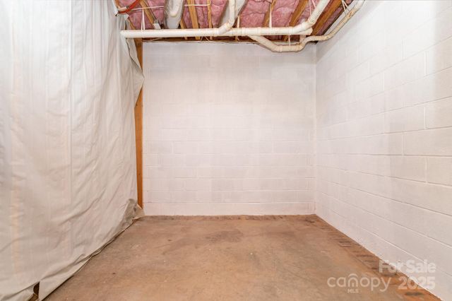 2615 Rolling Ridge Drive, Hickory, NC 28602