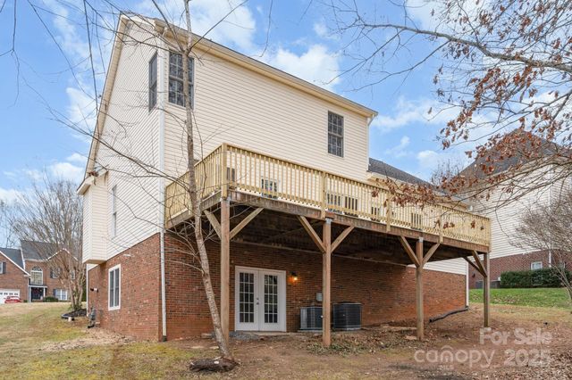 2615 Rolling Ridge Drive, Hickory, NC 28602