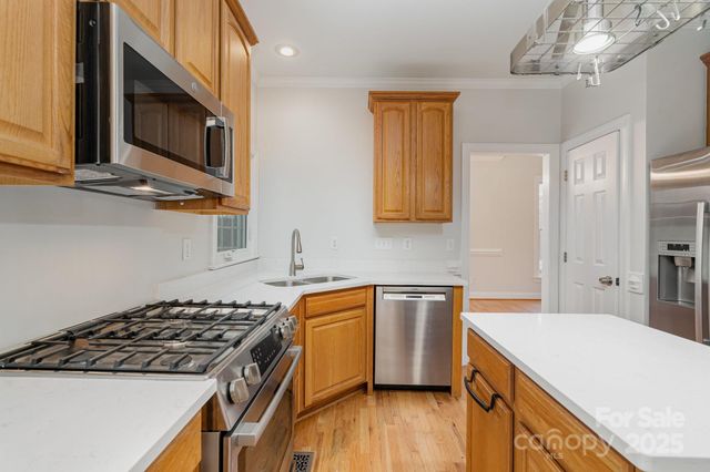 2615 Rolling Ridge Drive, Hickory, NC 28602