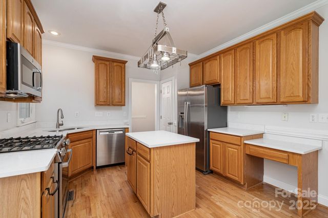 2615 Rolling Ridge Drive, Hickory, NC 28602