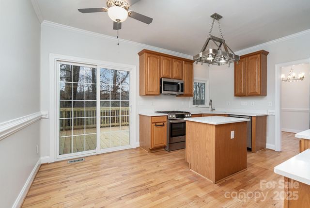 2615 Rolling Ridge Drive, Hickory, NC 28602