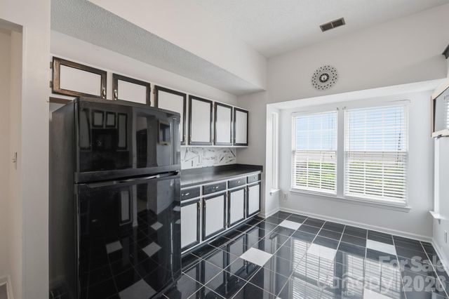 9426 Cantle Drive, Charlotte, NC 28216