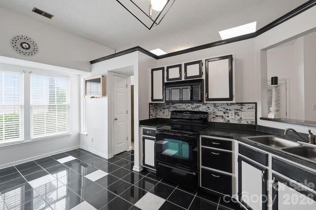 9426 Cantle Drive, Charlotte, NC 28216