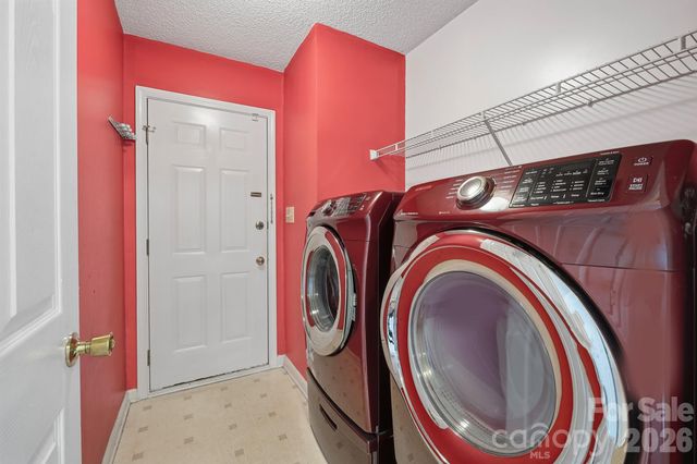9426 Cantle Drive, Charlotte, NC 28216