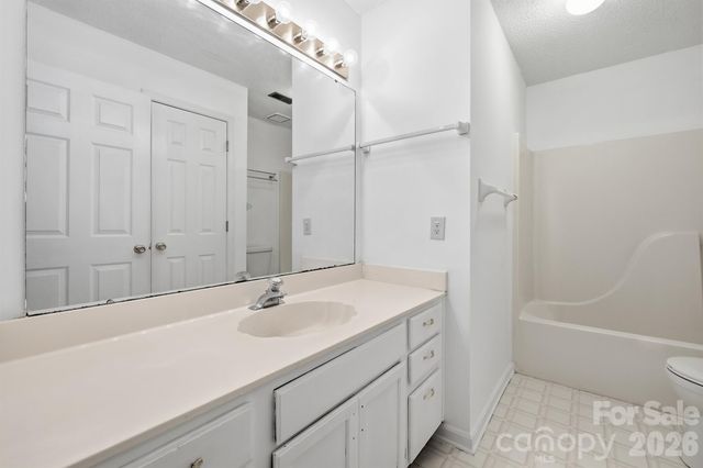 9426 Cantle Drive, Charlotte, NC 28216