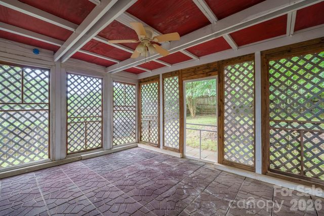 9426 Cantle Drive, Charlotte, NC 28216