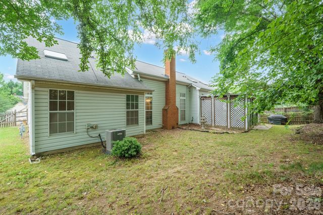9426 Cantle Drive, Charlotte, NC 28216