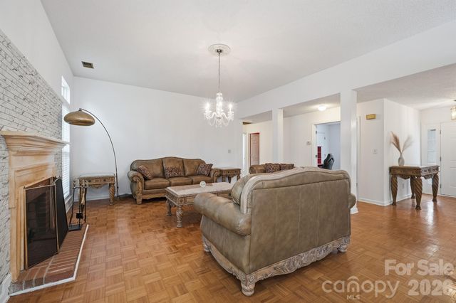 9426 Cantle Drive, Charlotte, NC 28216