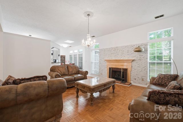 9426 Cantle Drive, Charlotte, NC 28216