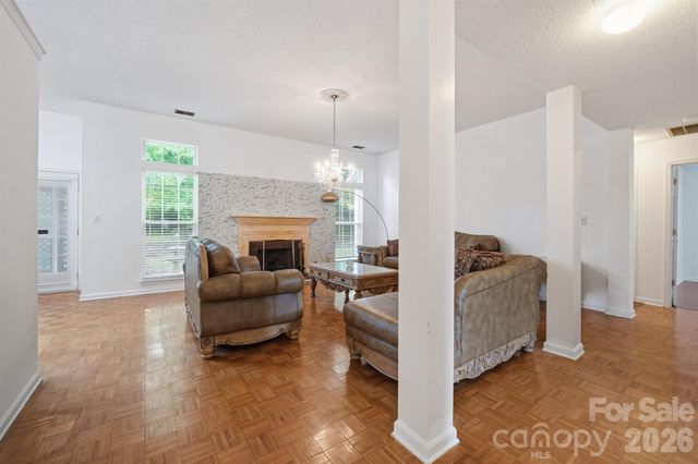 9426 Cantle Drive, Charlotte, NC 28216