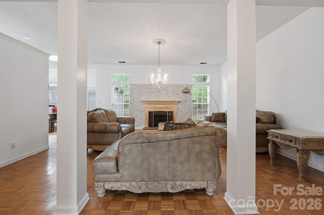 9426 Cantle Drive, Charlotte, NC 28216
