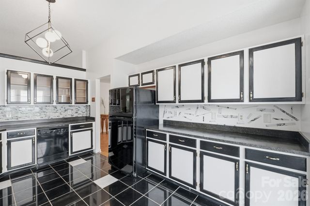 9426 Cantle Drive, Charlotte, NC 28216