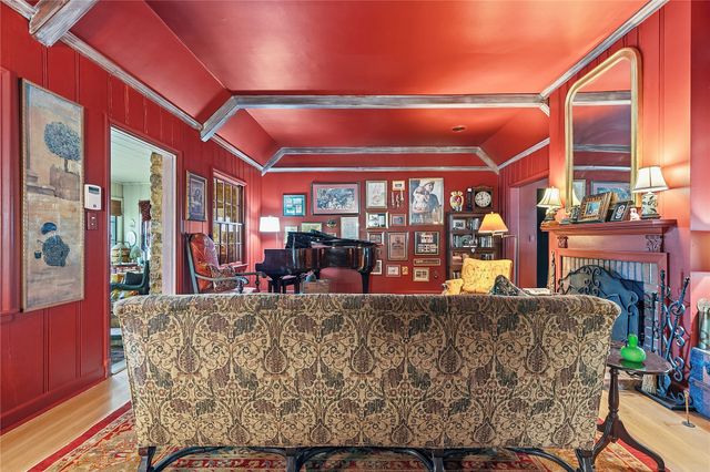4730 S Columbia Place, Tulsa, OK 74105