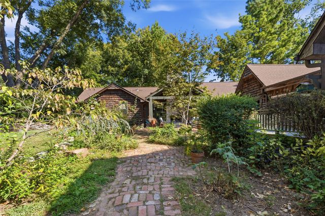 4730 S Columbia Place, Tulsa, OK 74105