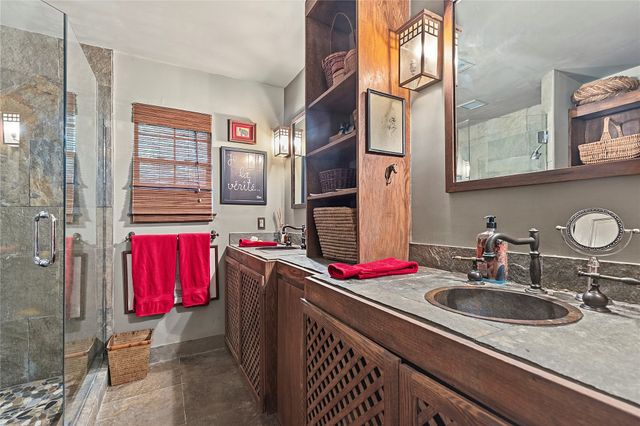 4730 S Columbia Place, Tulsa, OK 74105