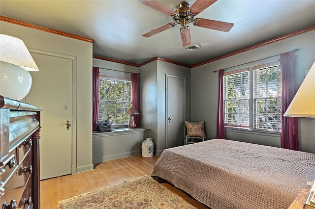 4730 S Columbia Place, Tulsa, OK 74105