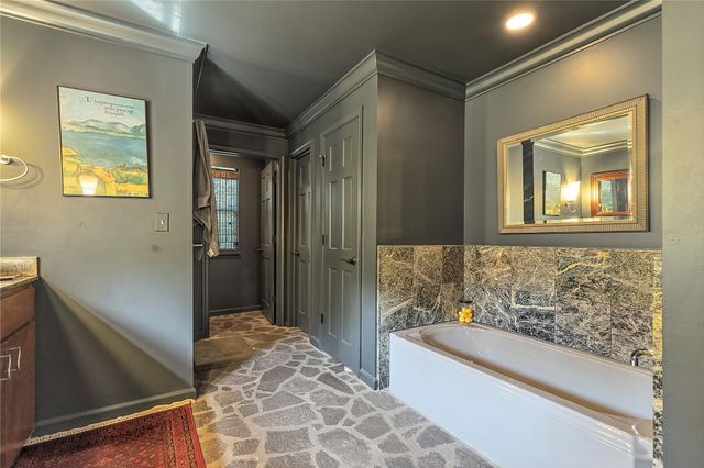 4730 S Columbia Place, Tulsa, OK 74105
