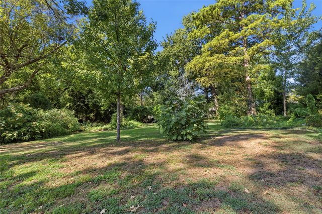 4730 S Columbia Place, Tulsa, OK 74105