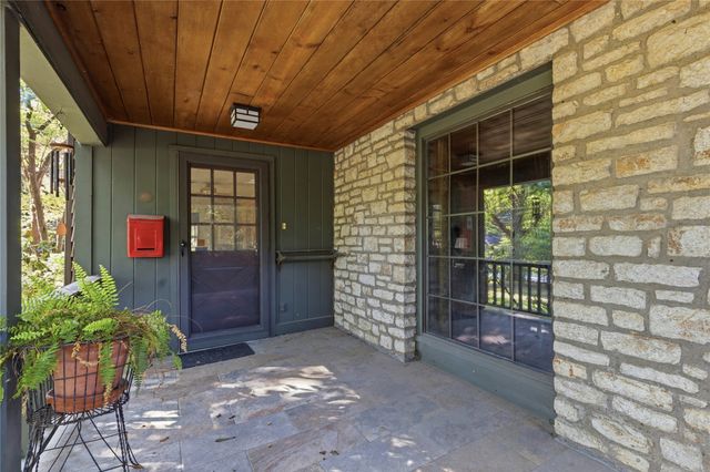 4730 S Columbia Place, Tulsa, OK 74105