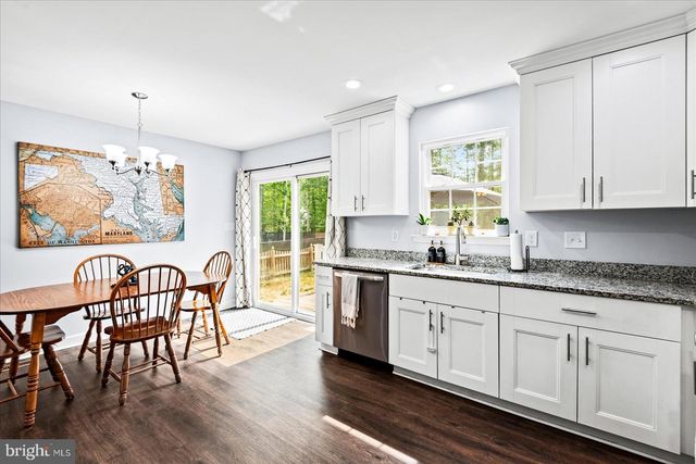 284 SHOREWOOD DR, Colonial Beach, VA 22443