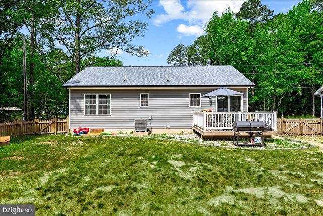 284 SHOREWOOD DR, Colonial Beach, VA 22443