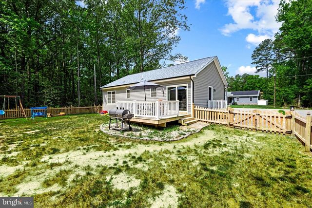 284 SHOREWOOD DR, Colonial Beach, VA 22443