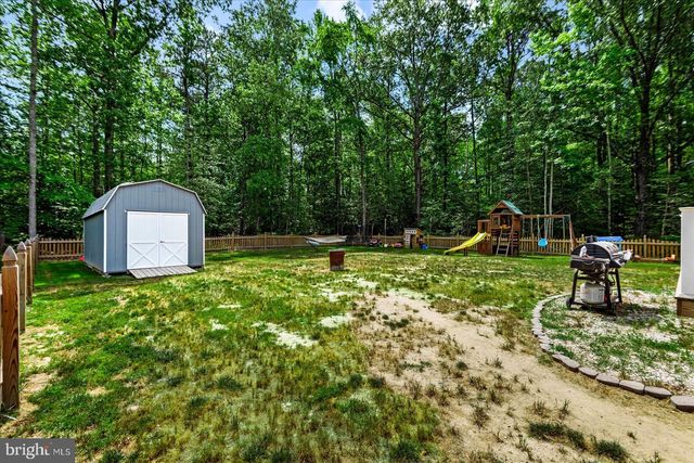 284 SHOREWOOD DR, Colonial Beach, VA 22443
