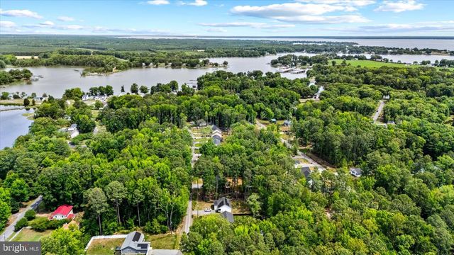 284 SHOREWOOD DR, Colonial Beach, VA 22443